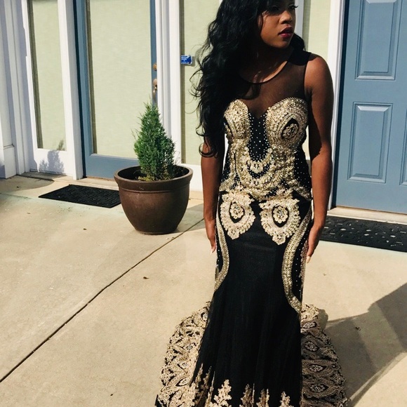 SHAIL K.Stunning Rhinestone Sequins Evening Gown💕 - Picture 2 of 5